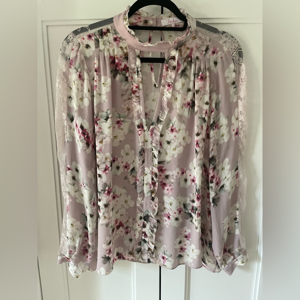 Parker New York Blush Floral Ruffle Blouse with Lace Detail – Size L